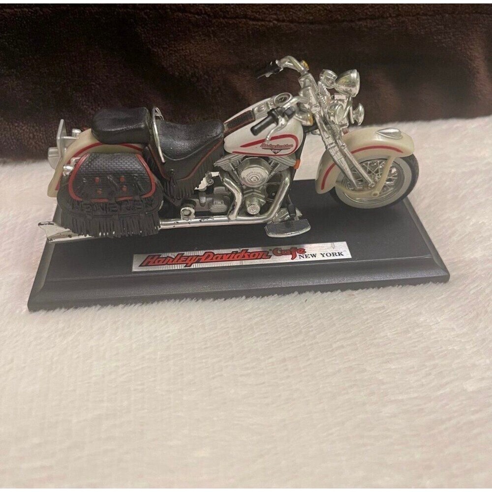 Harley Davidson Heritage Springer Motorcycle - Picture 10 of 10